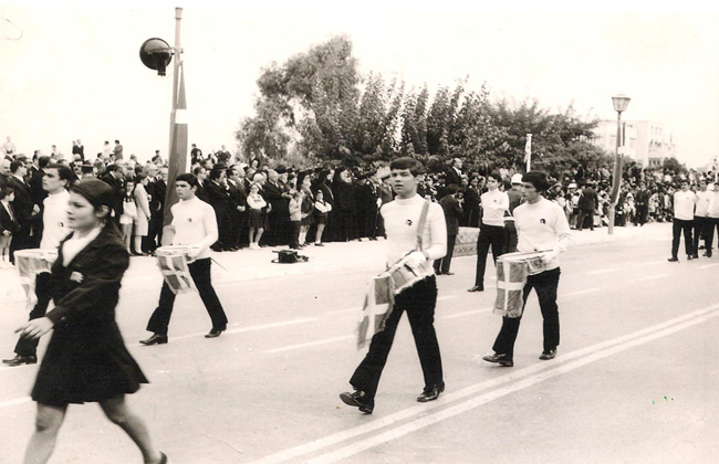 1971-72 / Παρέλαση ΣΤ΄Γυμνασίου