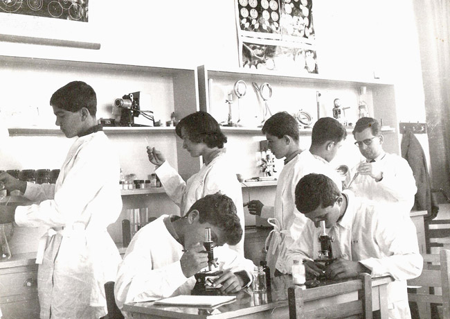 1963-1964 / Εργαστήριο Χημείας